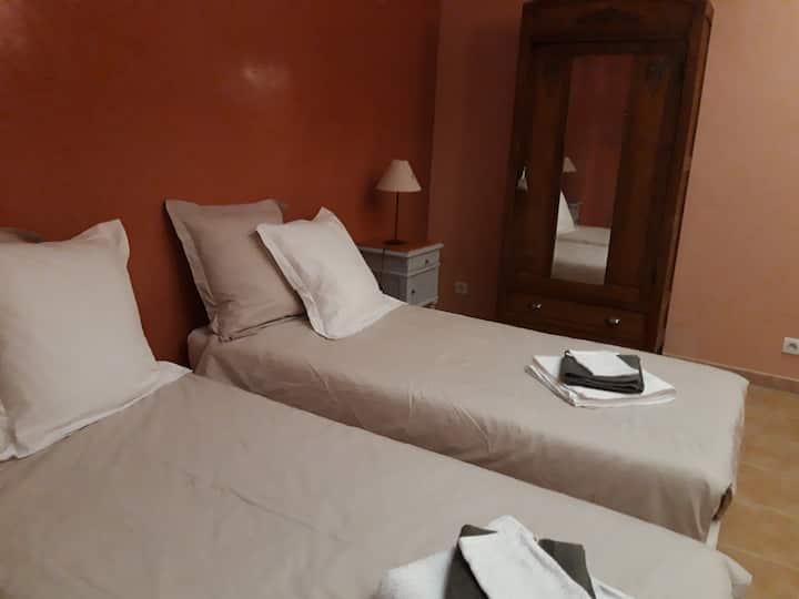 საძინებელი 3