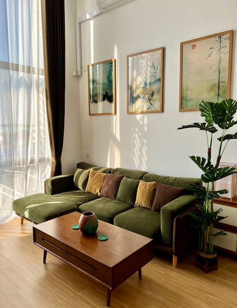 Beautiful riverfront loft apartment | 3F