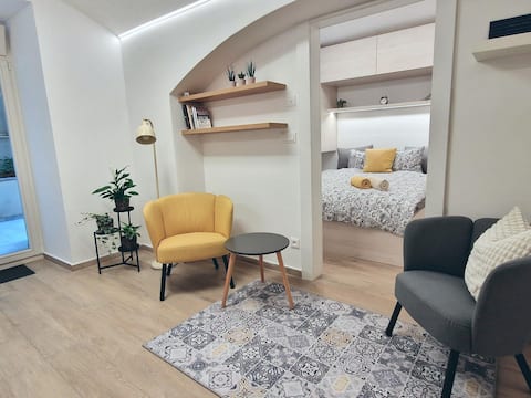 Top Airbnb: Quiet apartment with a terrace in Bubeneč