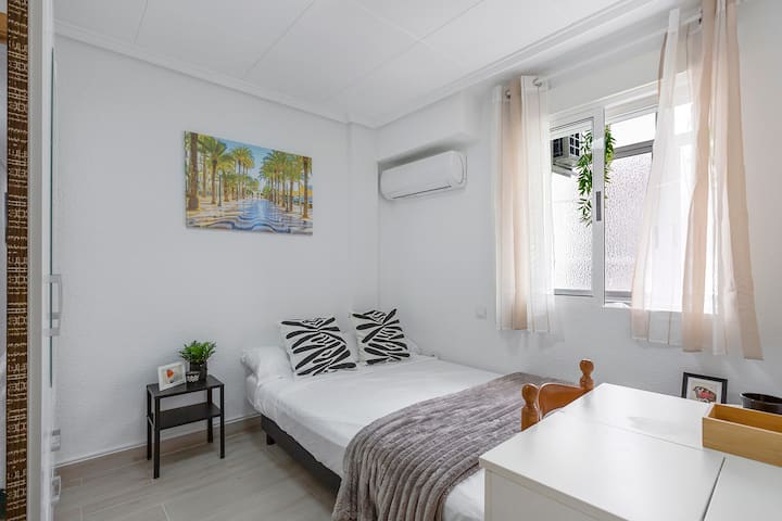 Сите перници се неодамна реновирани. Зголемување на удобноста на собите. 
Секогаш обезбедувавме постелнина.
Спална соба 3: кауч на спуштање со големина од 1,35 x 1,90.
