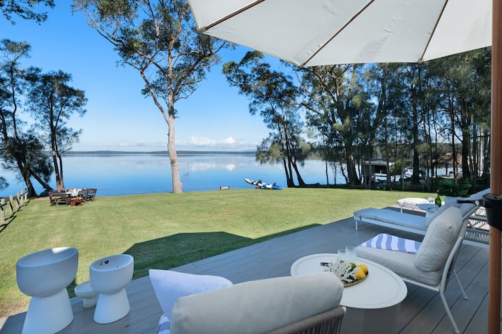 Montrose | Waterfront designer spacious escape