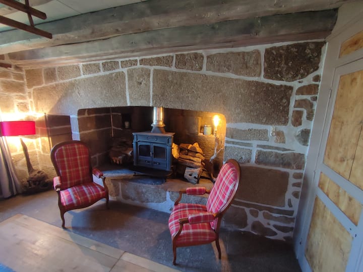 Gîte/maison De Caractère "La Manerka" - Cantal