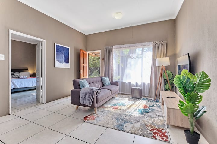 Riv1. Spacious 2bed/2bath Apartment. Garden. Pool - Alexandra