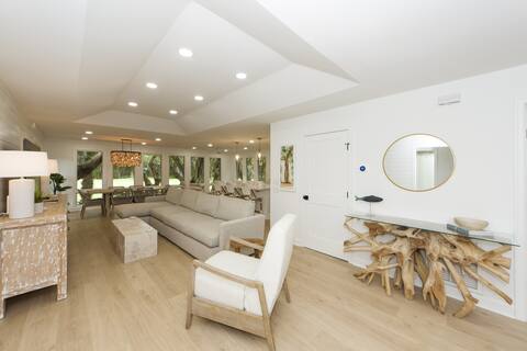 Successful Airbnb property: Hugging Tree Sea Cottage! in Seabrook Island