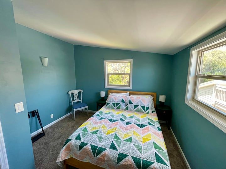 Втора спална соба со брачен кревет