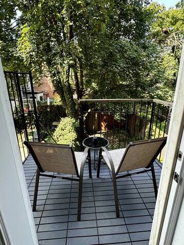 Charming Central Brooklyn Brownstone gallery image 4