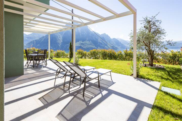 IseoLakeRental – Villa ParadISEO gallery image 3