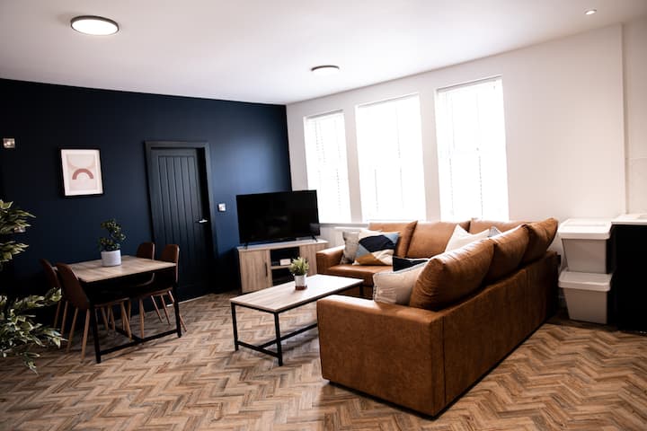 Urban Loft Apartment • 2 Bedroom - Glossop