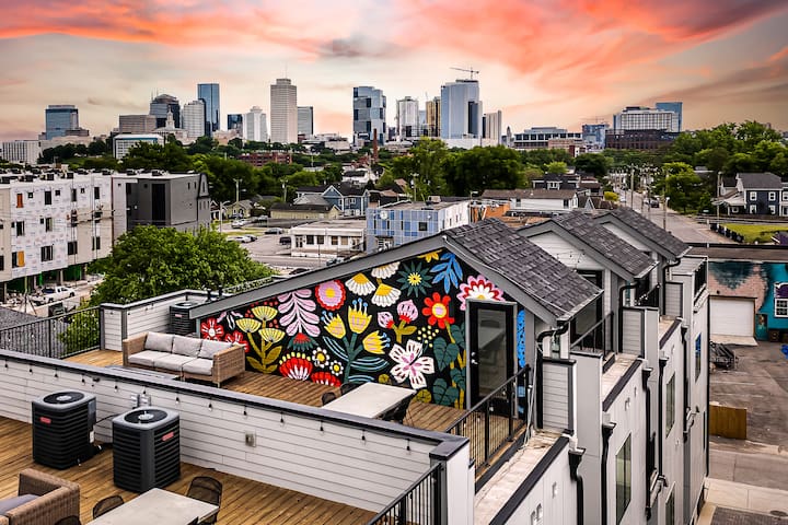 Luxury Group Getaway Near Broadway | Rooftop View