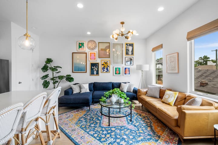 Luxury Group Getaway Near Broadway | Rooftop View gallery image 2