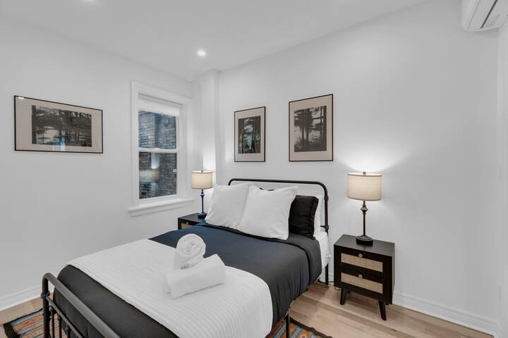 The Gallery – Designer 3BR – Downtown – Patio gallery image 4