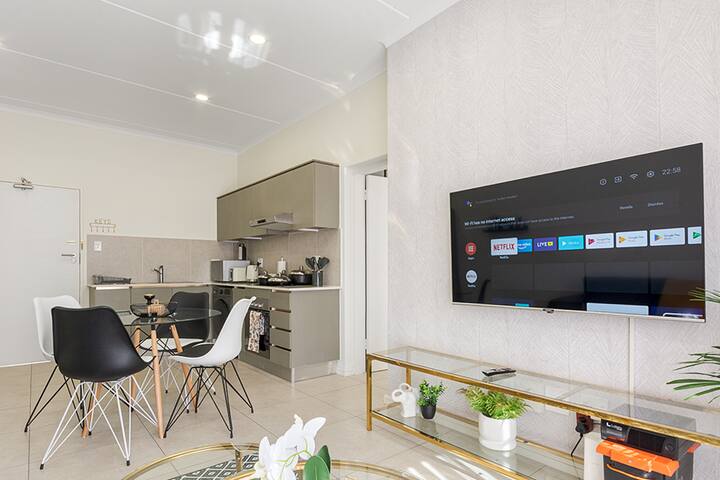 Aluskye:13km Or Tambo,16km Santon,netflix,wi-fi - Edenvale