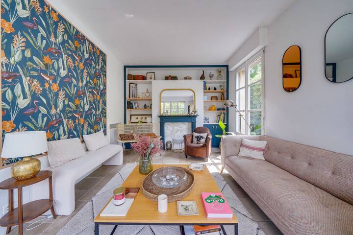 Grande maison familiale piscine jardin salle jeux gallery image 3