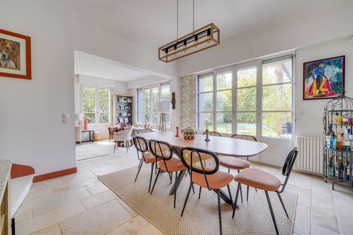 Grande maison familiale piscine jardin salle jeux gallery image 5