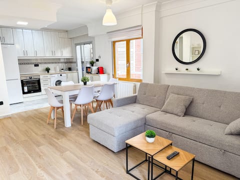 Propiedad de Airbnb exitosa: The Eagle of the Pillar - Turistea Suites en Delicias
