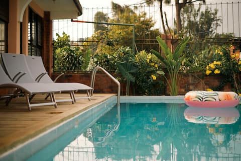 Villa with Private Swimming Pool & Lake View