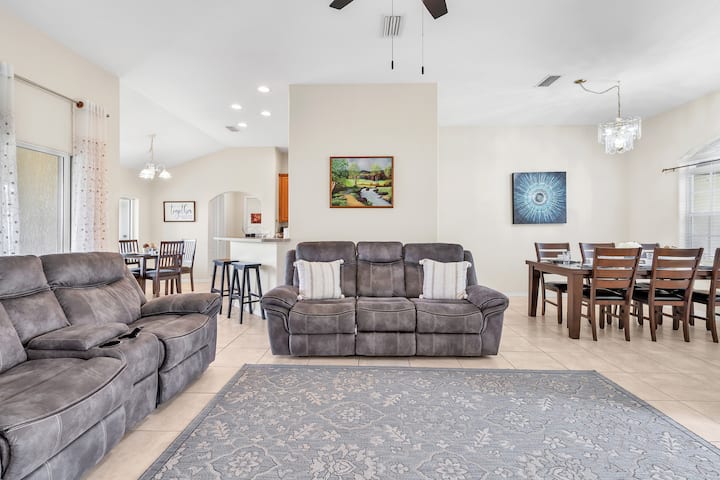 Luxury House Near Shopping Center W/4 King Beds - North Port, FL