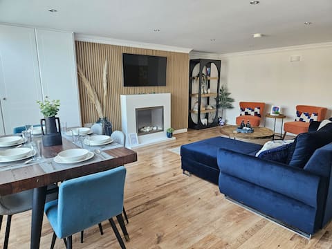 Popular Airbnb listing: Chic Bournemouth Flat | 3-Min to Boscombe Beach in Holdenhurst Village
