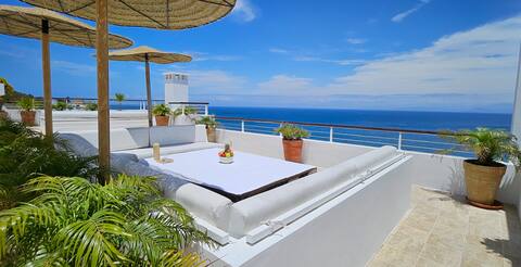 Villa Hafa: Luxury and Panoramic Ocean Views