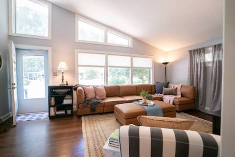 Popular Airbnb listing: Downtown Raleigh Near NCSU&Meredith, Pet Friendly in University Park