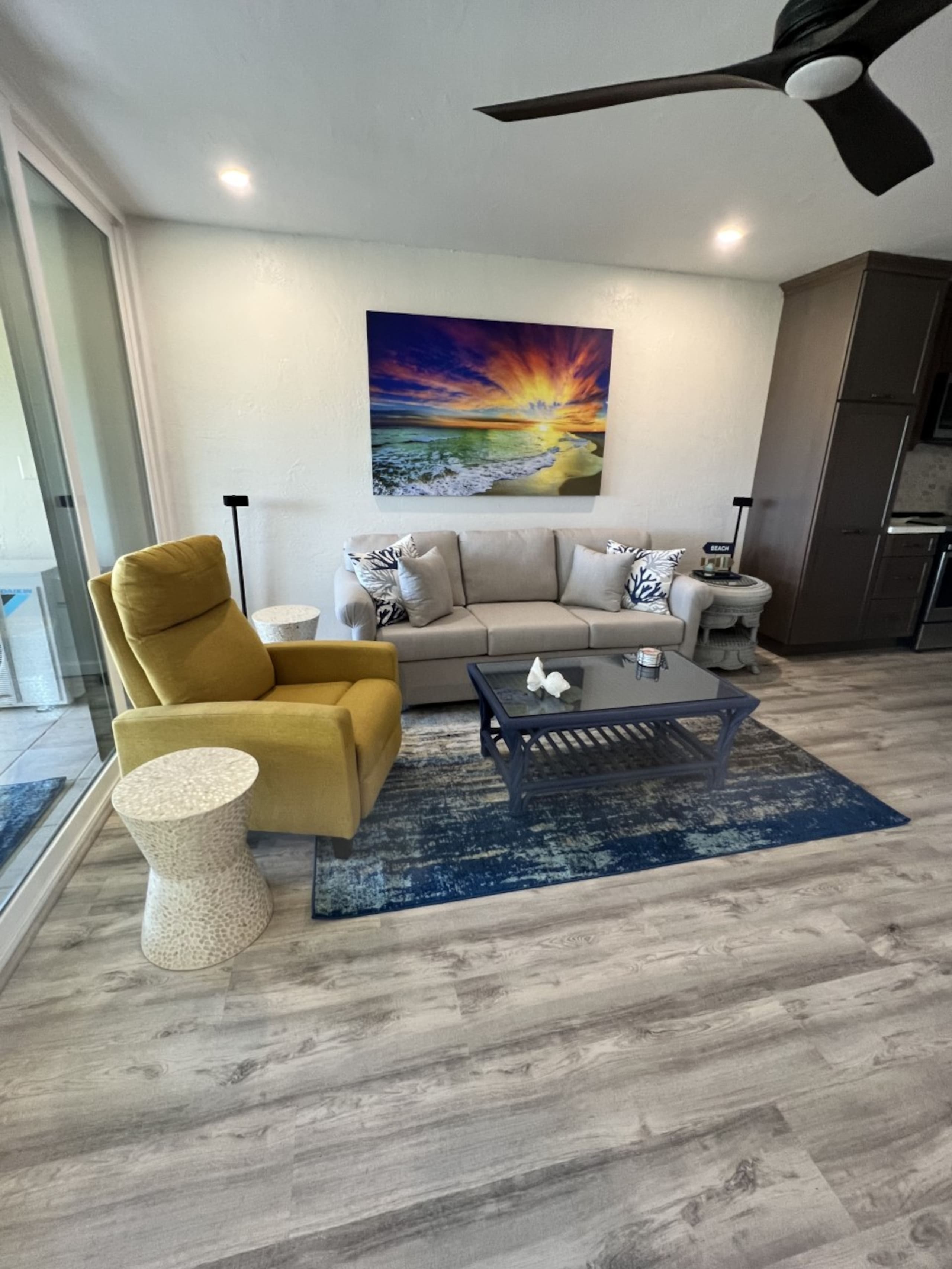 Ocean View Heart of Town Quiet - Image 2