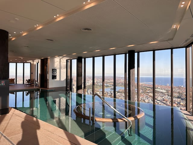 Wake Up to the Sunrise| Next to Casino w/Sky Pool