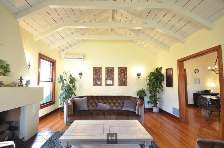 Charming！single house 3b2b in San Marino gallery image 2