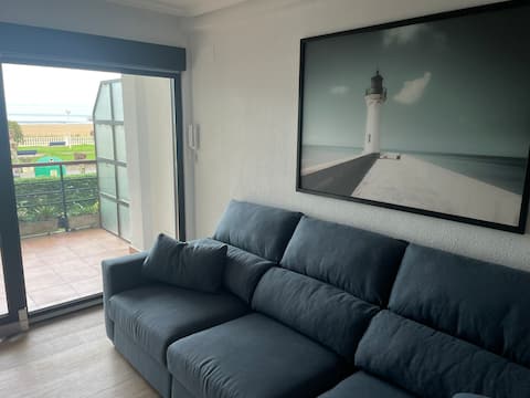 Propiedad de Airbnb exitosa: Laredo 1st Line, Renovated 2024, Near the Village en Cantabria