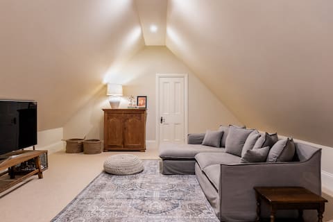 Top Airbnb: Adelaide Hills Heritage Cottage in Adelaide Hills Council