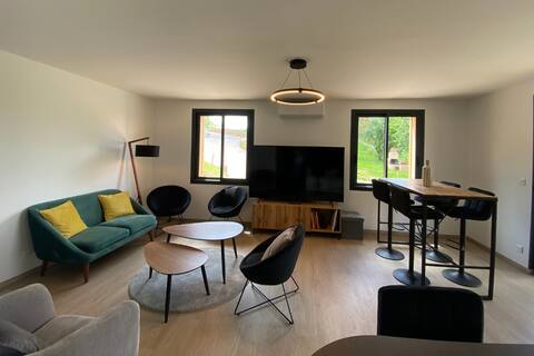 L 'oustal 8 sleeps with swimming pool