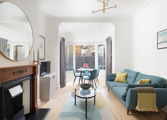 Covent Garden, 3 Bedroom Apt gallery image 3
