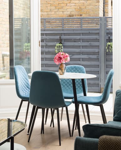 Covent Garden, 3 Bedroom Apt gallery image 4