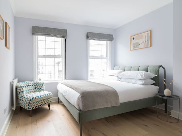 Covent Garden, 3 Bedroom Apt