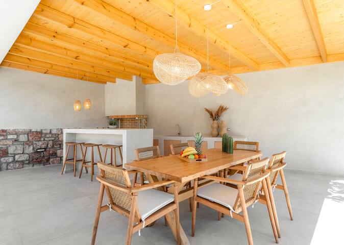 Emerald Estate gallery image 2