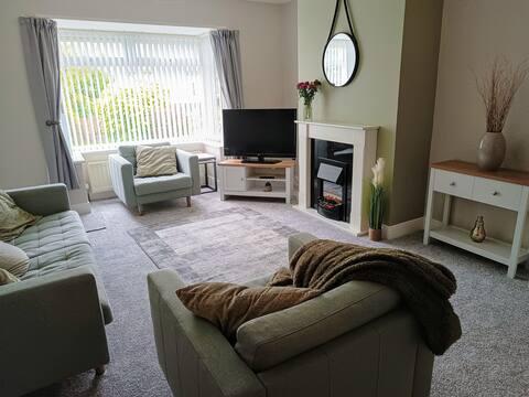 The Sycamore 2 bed house 10mins drive to beach