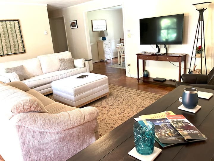 6-acre Escape Near Uva & Wineries! King Suite - Crozet, VA