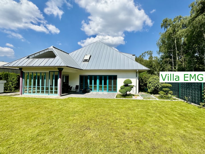 Holidays Villa EMG Gelsenkirchen Essen Pool 20P