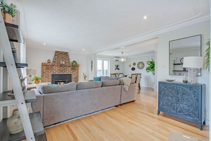 Riverfront Home W/ Hot Tub | Family Friendly 3br - Gatineau