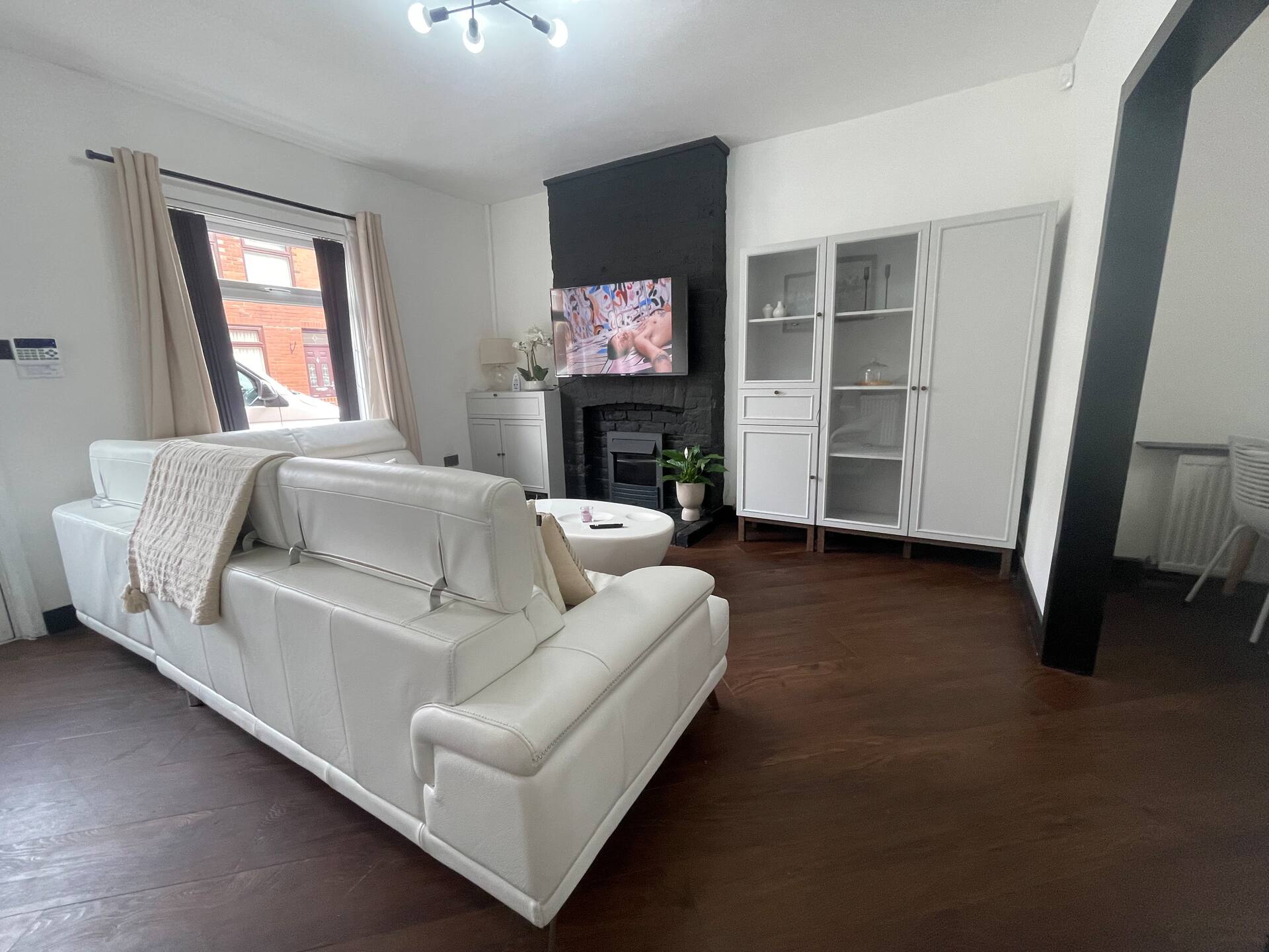 Slick Space for a Standish Stay