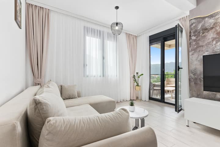 Alisa Sea View Apartment - Montenegro
