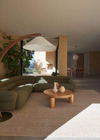 Luxury Oasis by the Beach in Suffolk Park