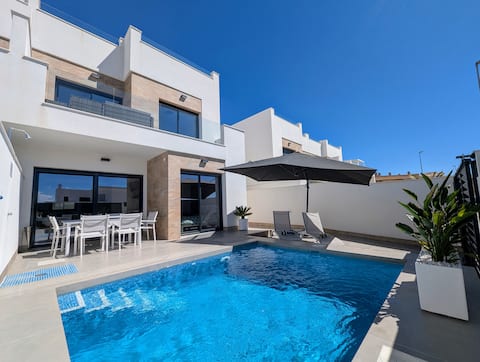 Modern new build Villa with private pool
