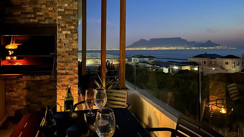 Table Mountain Views New Aparment Bloubergstrand