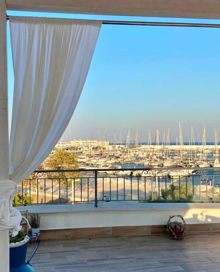 Casa di Nonna: Seaside Oasis of Tranquility