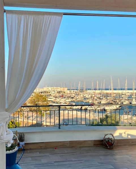 Casa di Nonna: Seaside Oasis of Tranquility