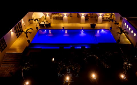 Sky Villa - Luxury Pool Retreat