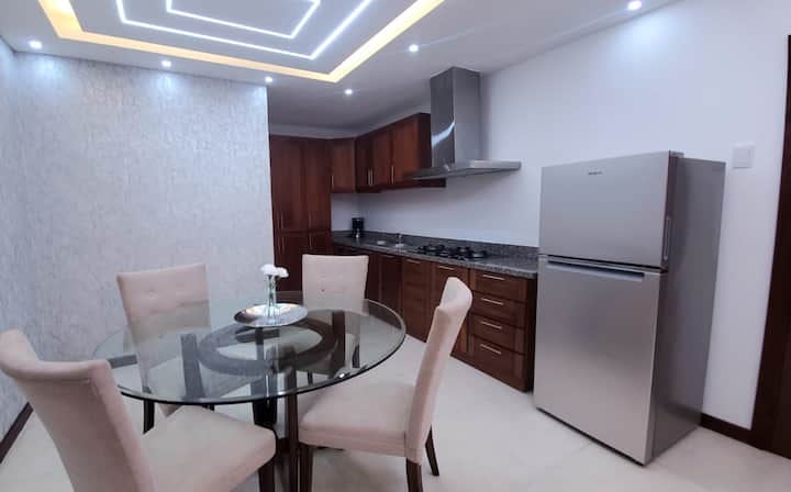 Hermoso Apartamento Con Vista Al Mar Y La Ciudad - La Romana