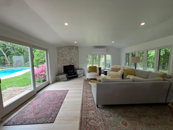 Dog Friendly, 2 Fireplaces, Pool, Pickleball, 3 Bd - Lupa Zoo, Ludlow