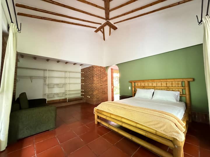 საძინებელი 4