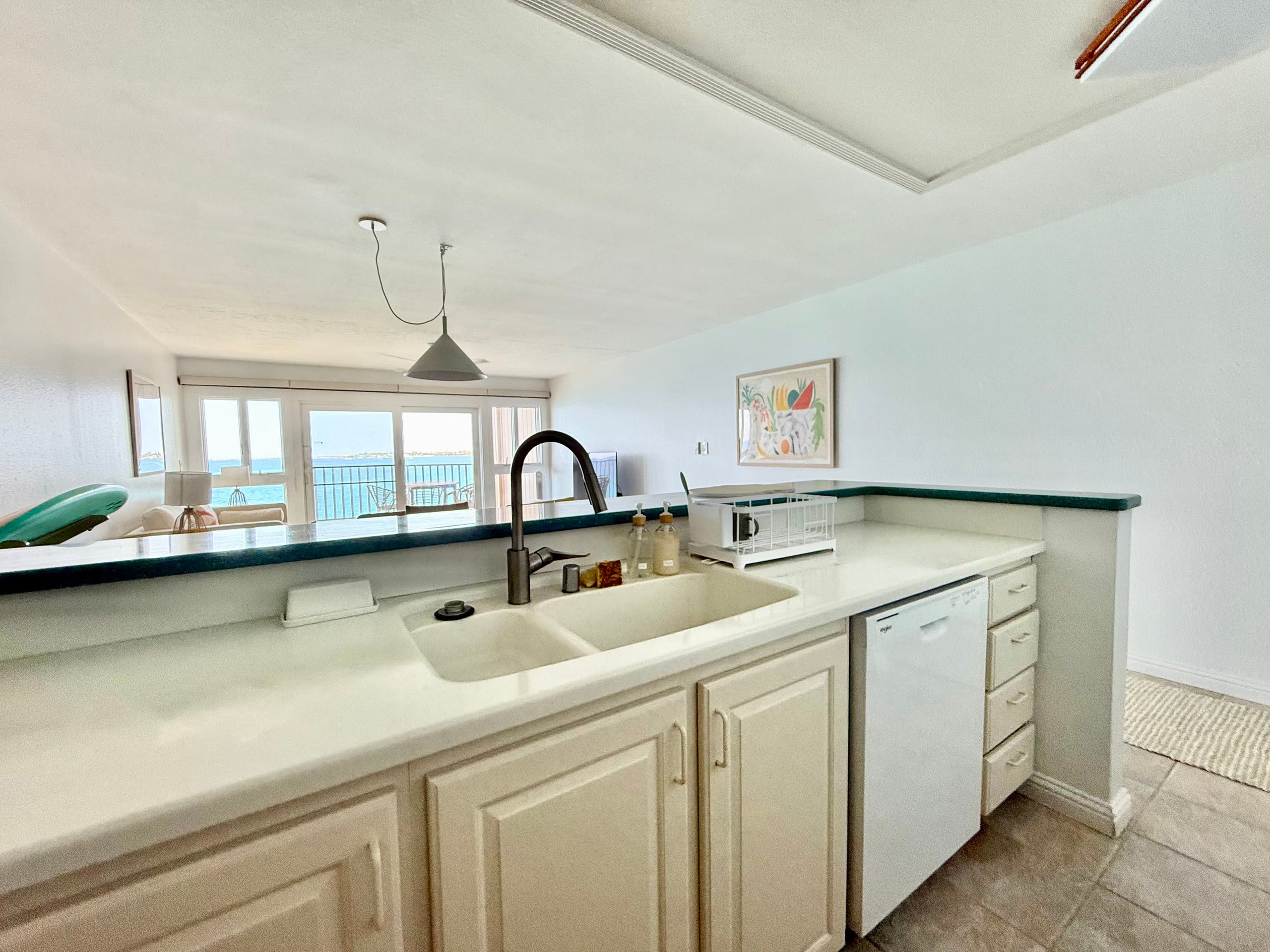180° Ocean View with AC, see Wildlife from Lanai - Image 8